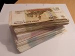Sterta banknotów do przeliczenia - nada się liczarka do banknotów